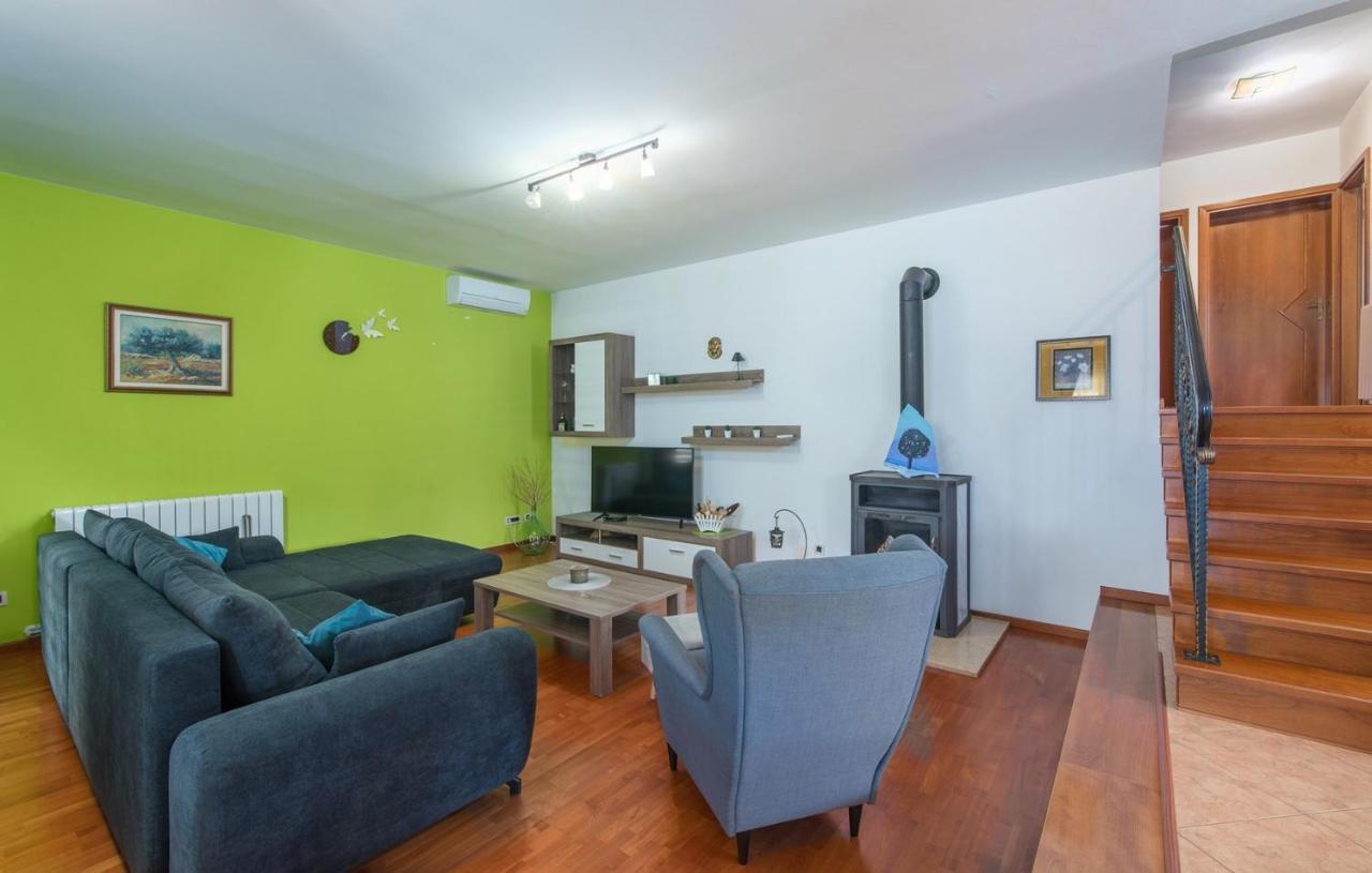 Holiday House Vita Tinjan Phòng bức ảnh