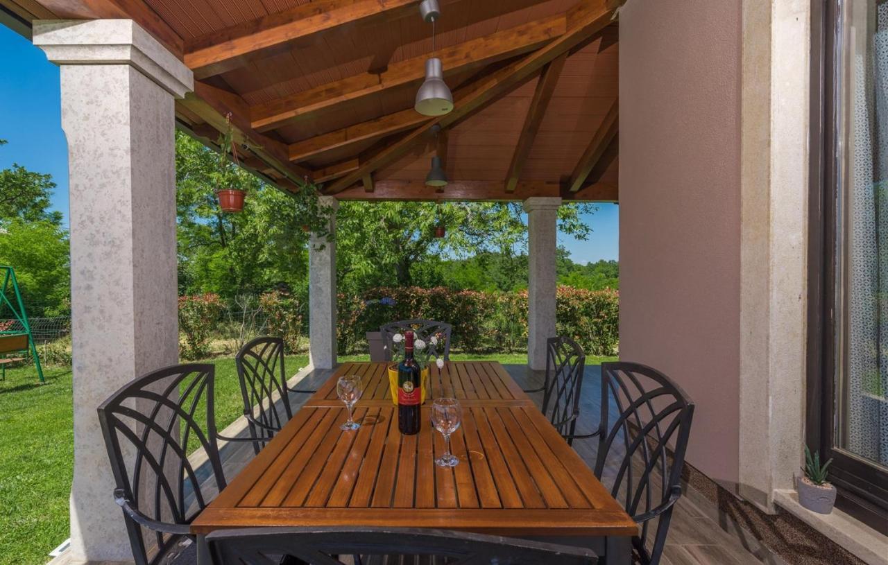 Holiday House Vita Tinjan Phòng bức ảnh