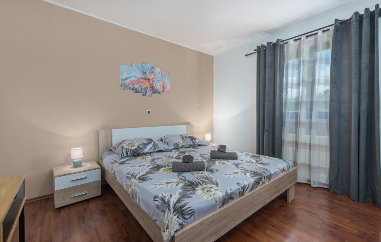 Holiday House Vita Tinjan Phòng bức ảnh